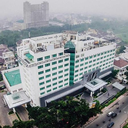 Emerald Garden International Hotel Medan Ngoại thất bức ảnh