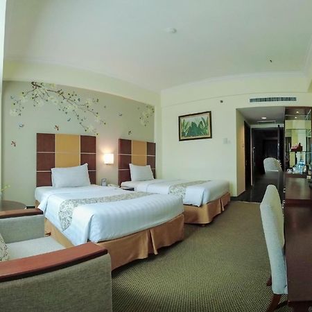 Emerald Garden International Hotel Medan Ngoại thất bức ảnh