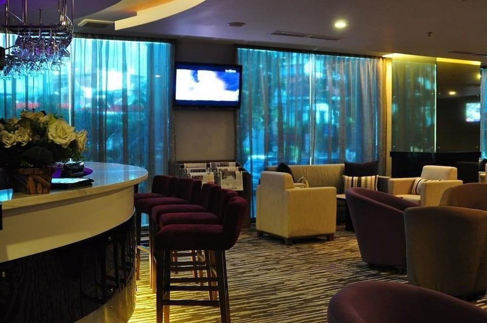 Emerald Garden International Hotel Medan Ngoại thất bức ảnh