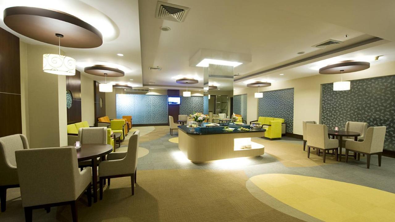 Emerald Garden International Hotel Medan Ngoại thất bức ảnh