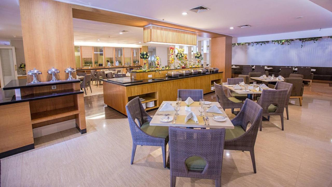Emerald Garden International Hotel Medan Ngoại thất bức ảnh