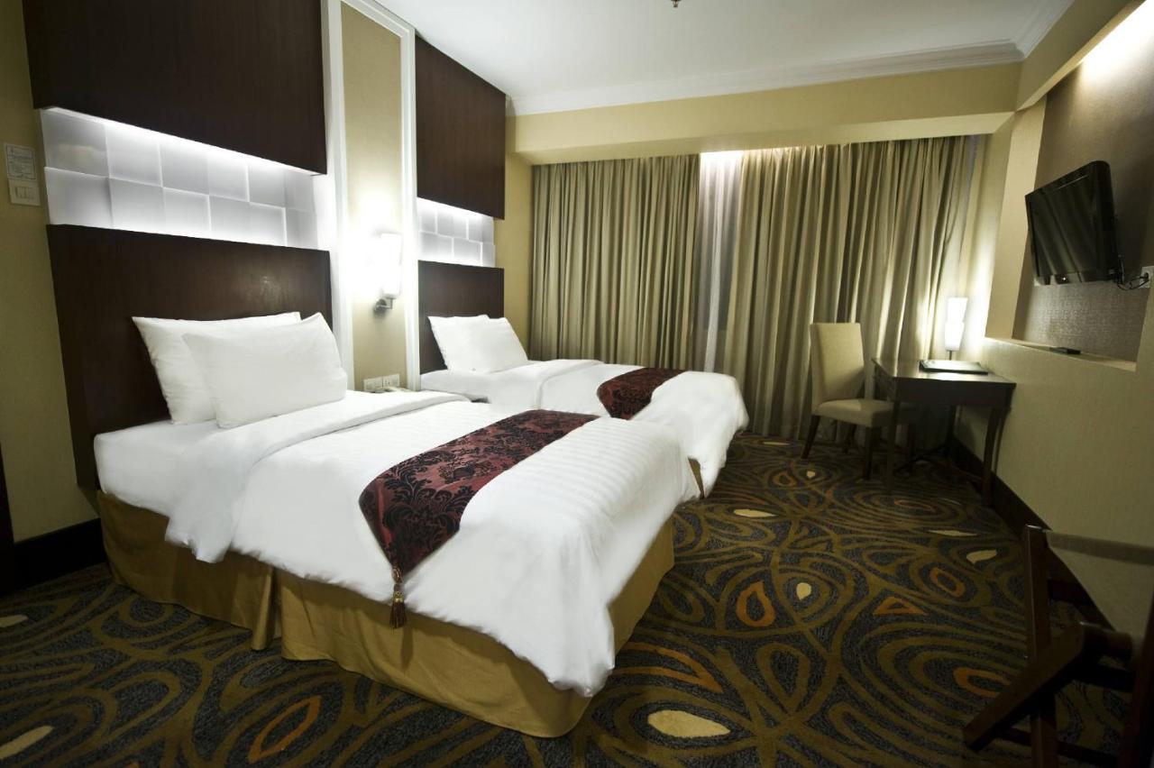 Emerald Garden International Hotel Medan Ngoại thất bức ảnh
