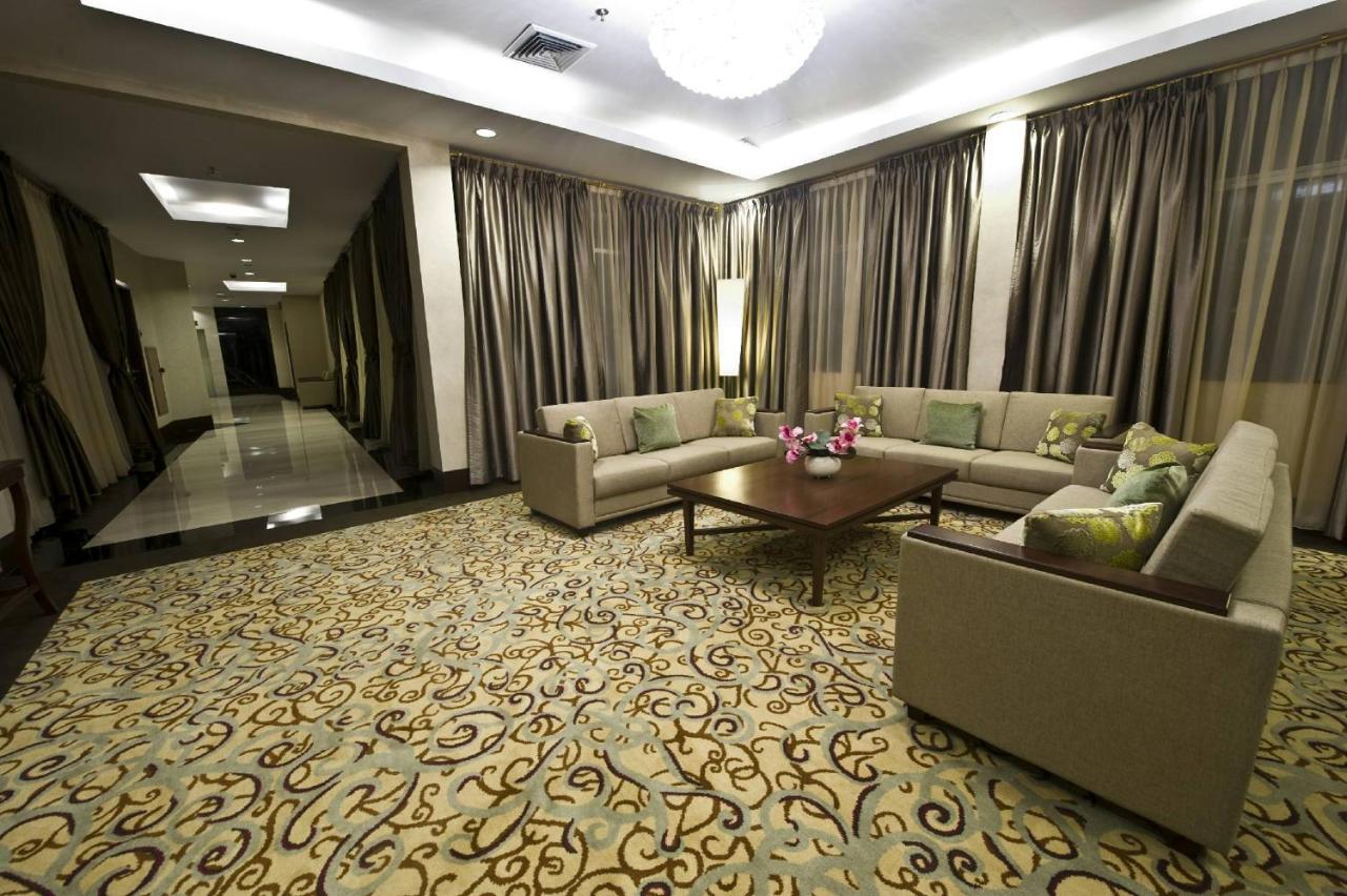 Emerald Garden International Hotel Medan Ngoại thất bức ảnh