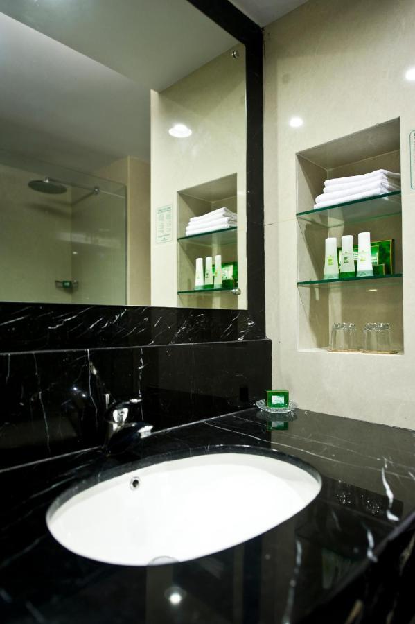 Emerald Garden International Hotel Medan Ngoại thất bức ảnh