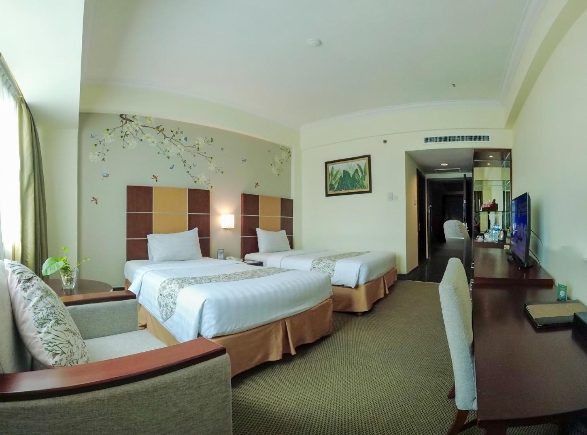 Emerald Garden International Hotel Medan Ngoại thất bức ảnh