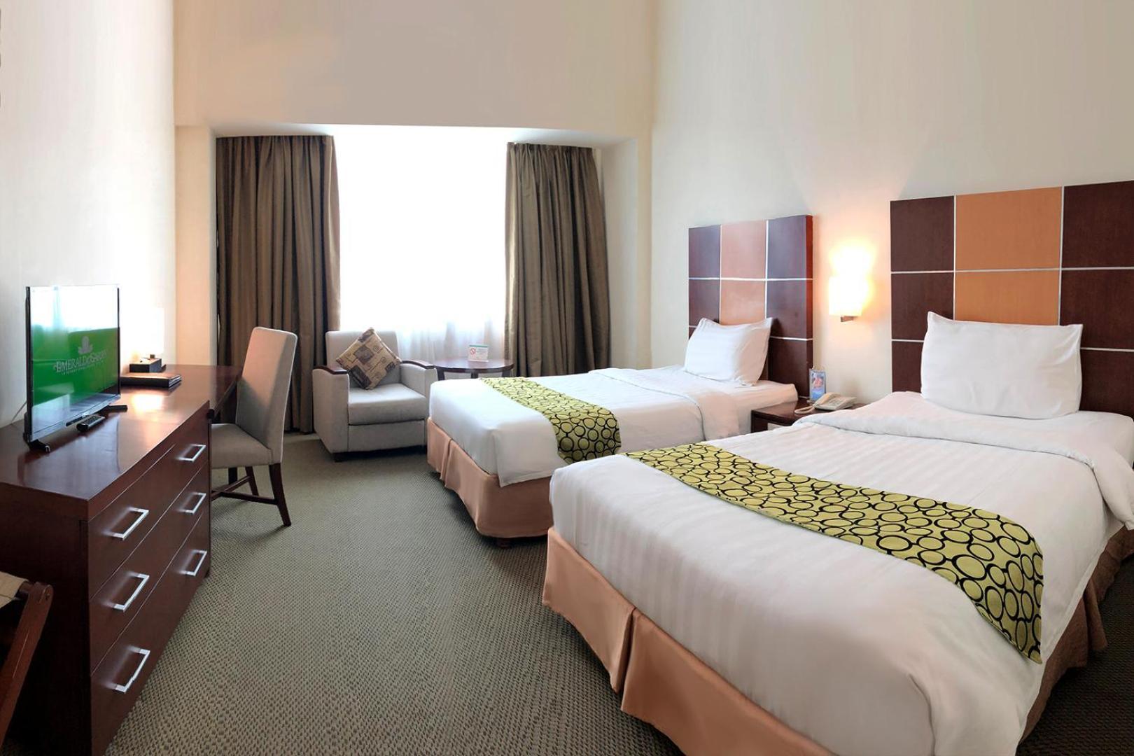 Emerald Garden International Hotel Medan Ngoại thất bức ảnh