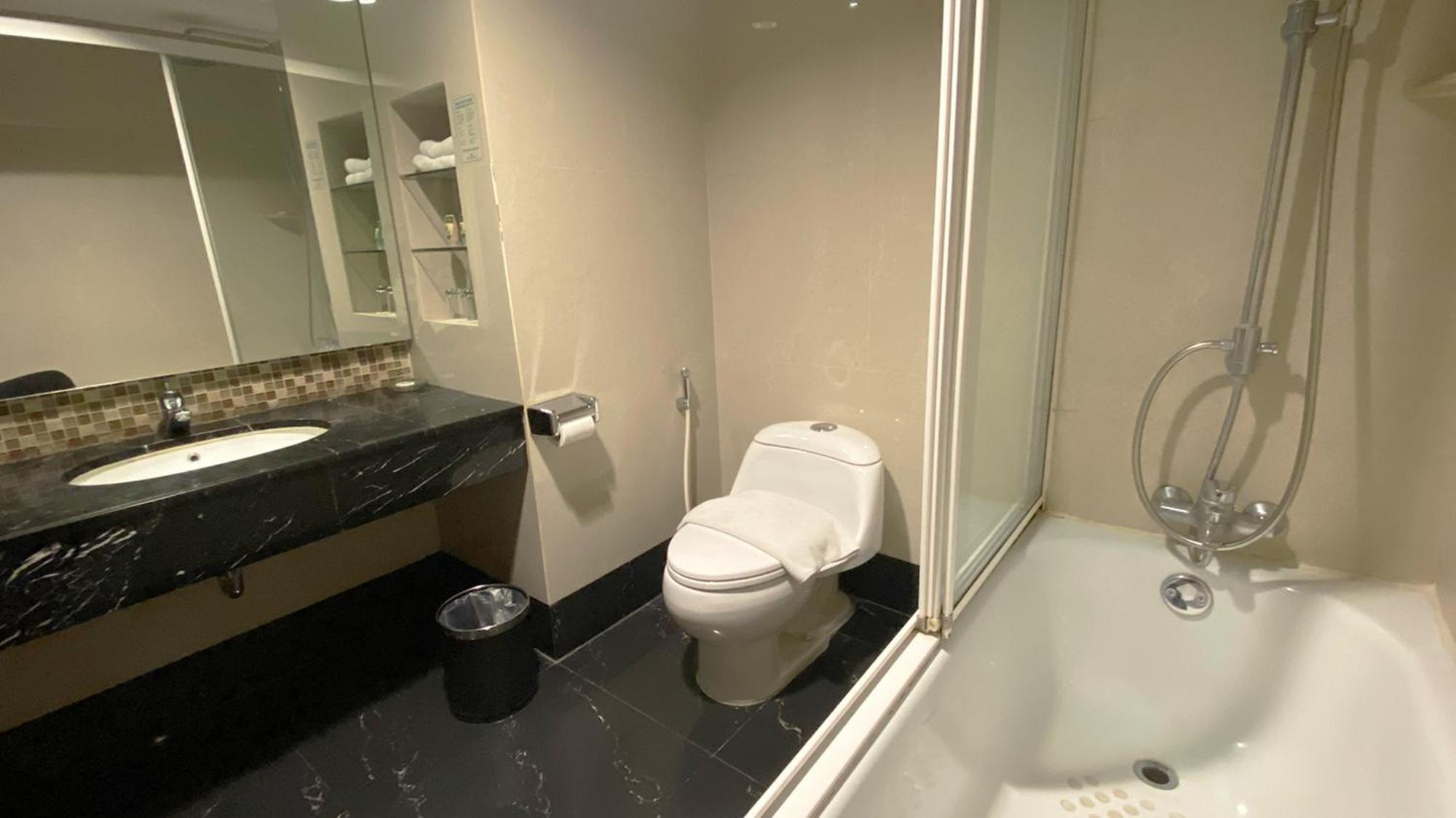 Emerald Garden International Hotel Medan Ngoại thất bức ảnh