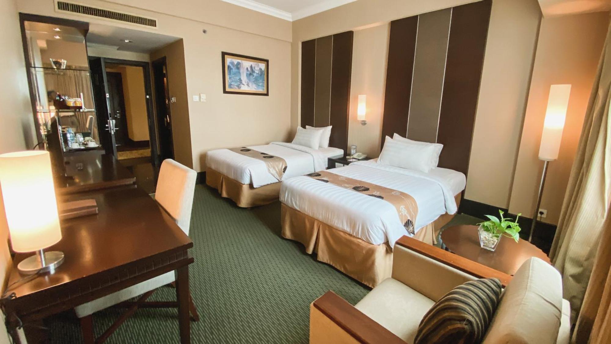 Emerald Garden International Hotel Medan Ngoại thất bức ảnh