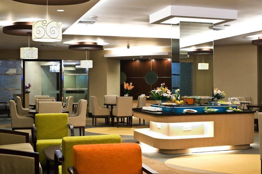 Emerald Garden International Hotel Medan Ngoại thất bức ảnh