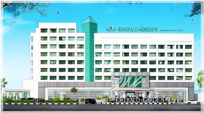 Emerald Garden International Hotel Medan Ngoại thất bức ảnh